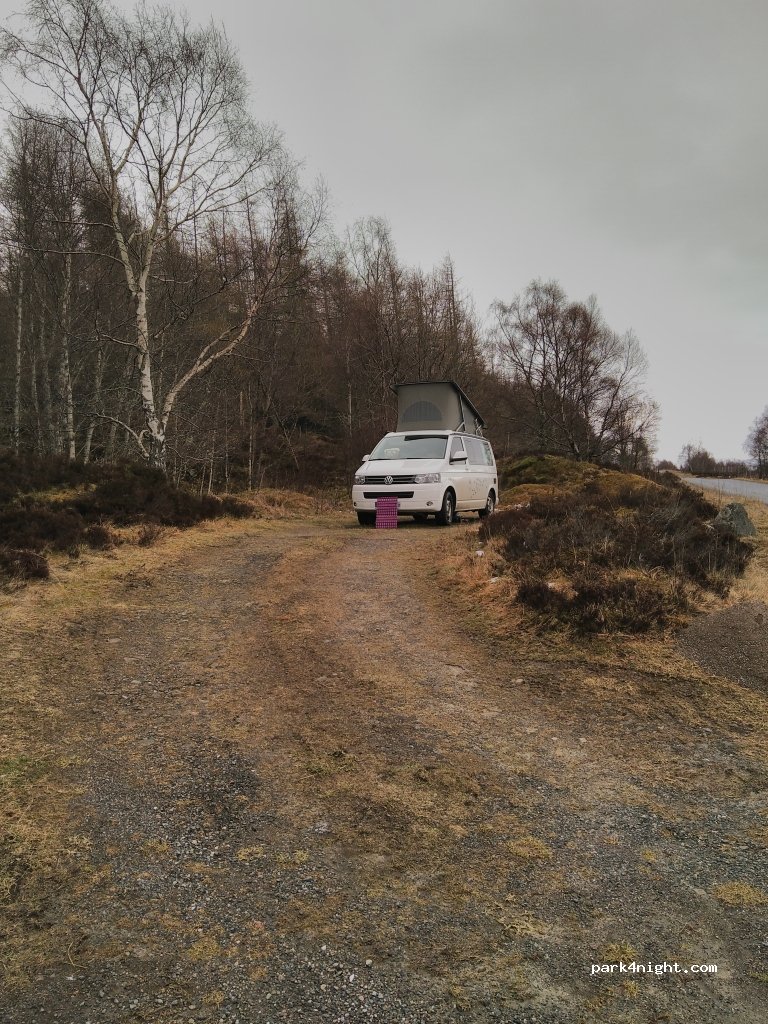 (PH16 5PA) Pitlochry - Unnamed Road — foto
