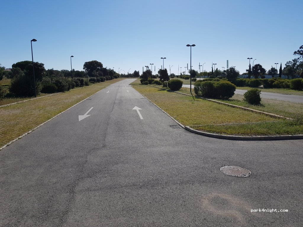 (8125-507) Quarteira - 18 Estrada de Albufeira — foto 2