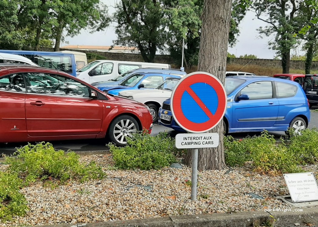 (17300) Rochefort - Rue de la Vieille Forme — foto 3