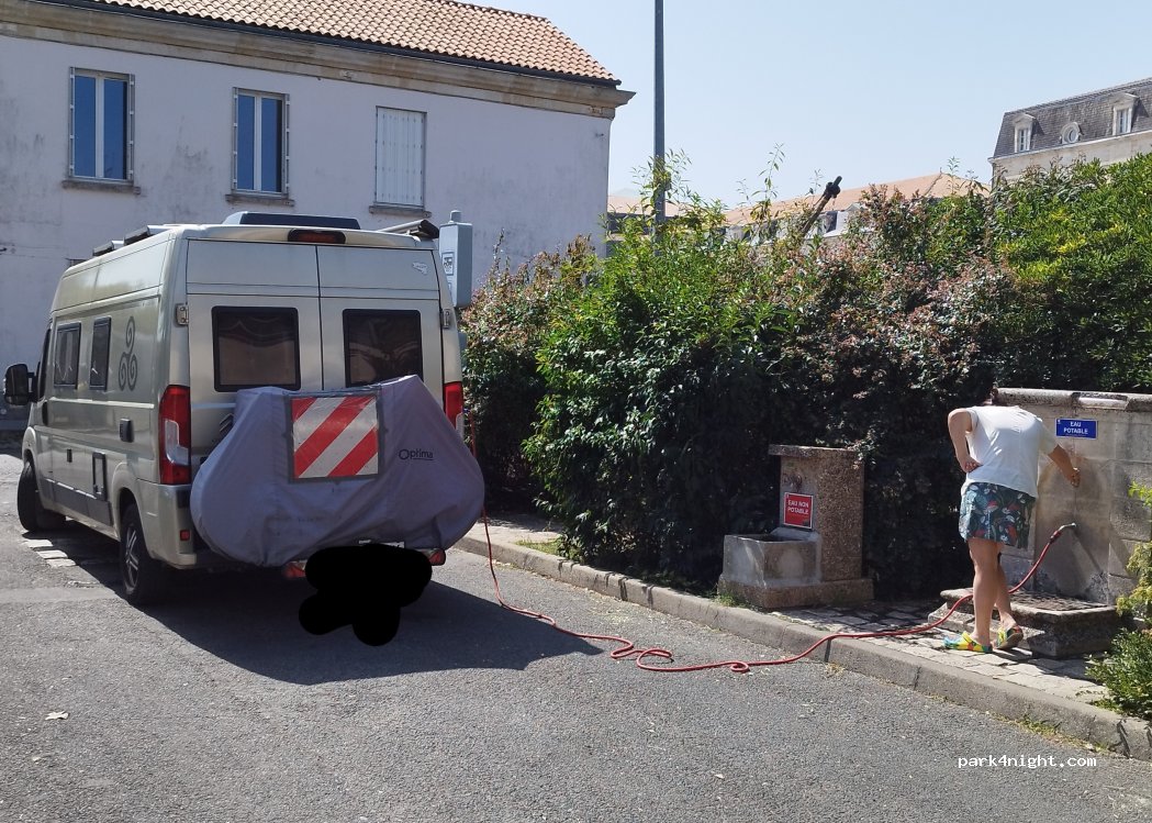 (17300) Rochefort - Rue de la Vieille Forme — foto 4