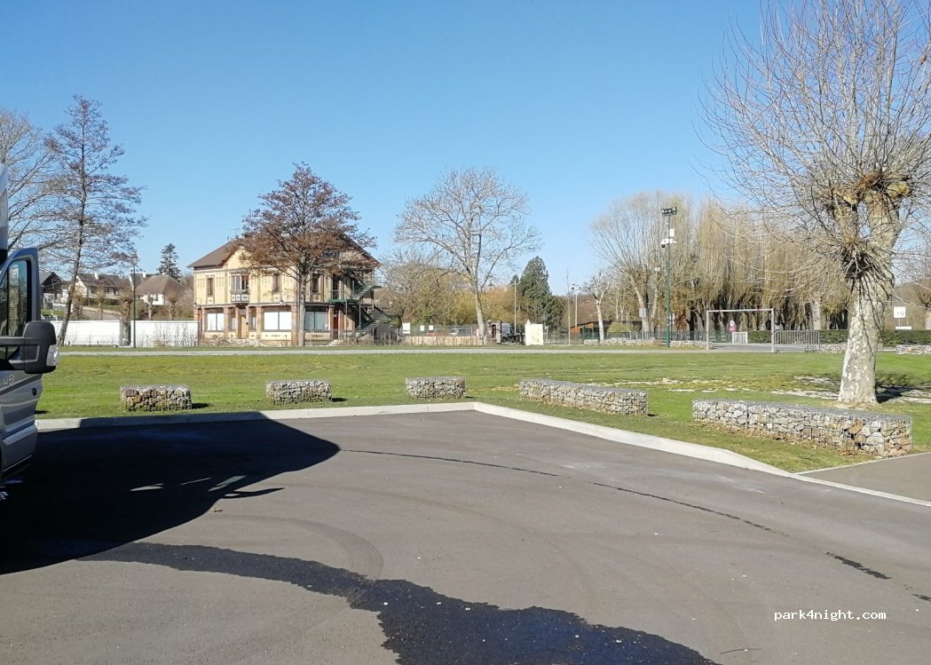 (27250) Rugles - 1-7 Rue Notre Dame — foto 3