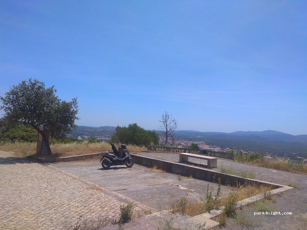 () Sao Bras de Alportel - unamed road — foto