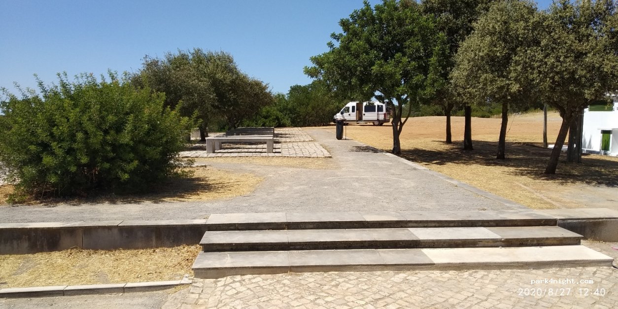 () Sao Bras de Alportel - unamed road — foto 3