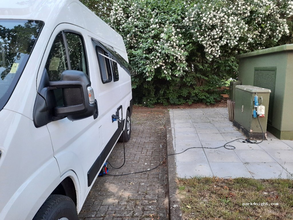 Wohnmobilparkplatz Osten — foto 2