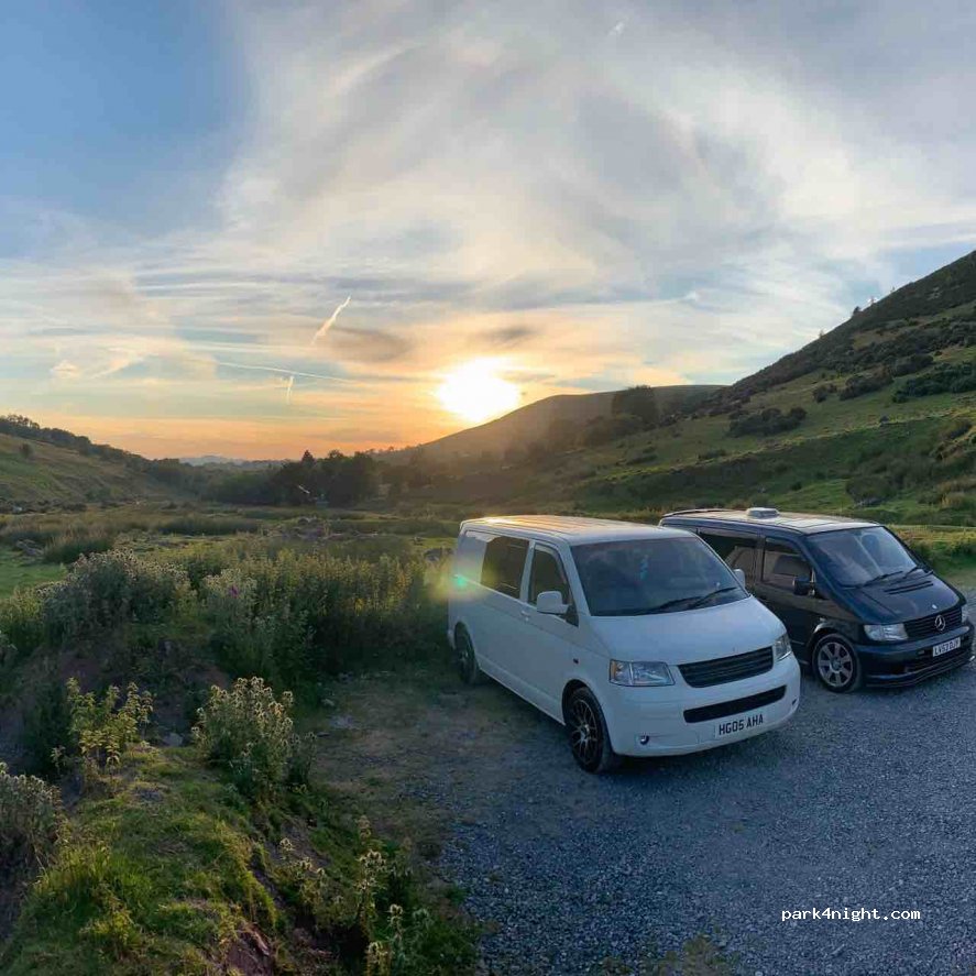 (SA19 9UN) Llanddeusant - Unnamed Road — foto 3