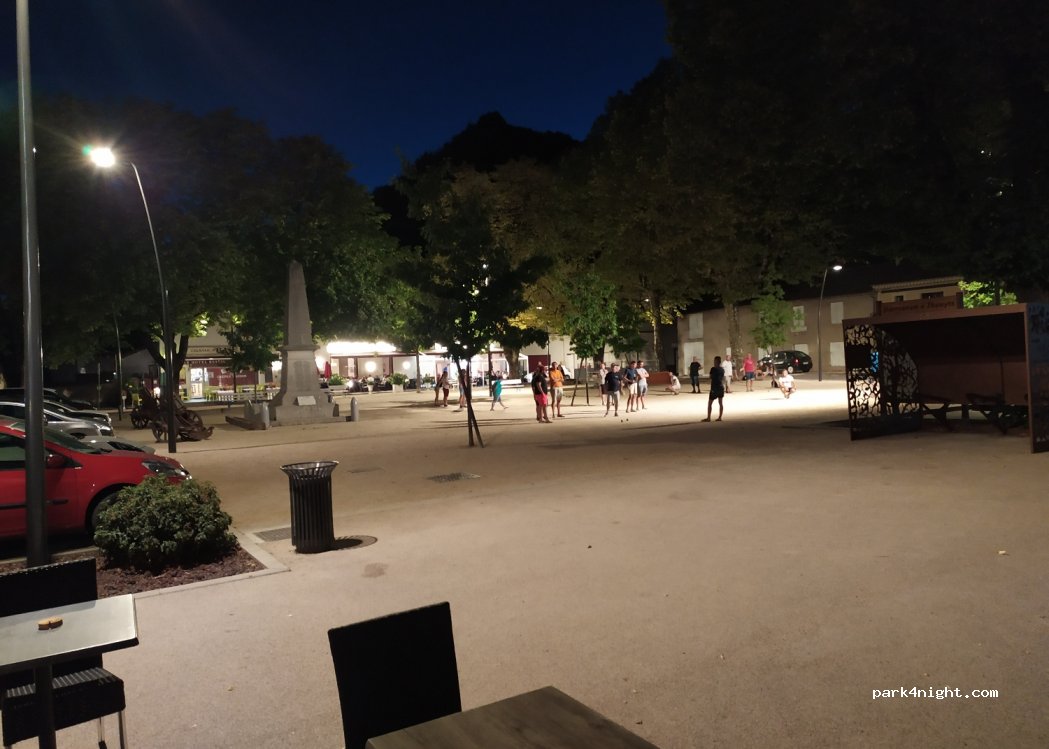 (07330) Thueyts - 4 Place du Champ de Mars — foto 2