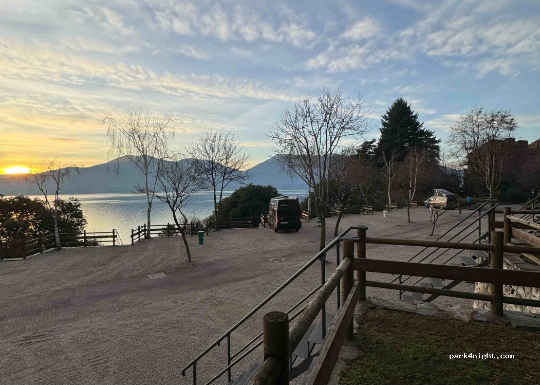 Camper Parking Area - Oggebbio — foto 4