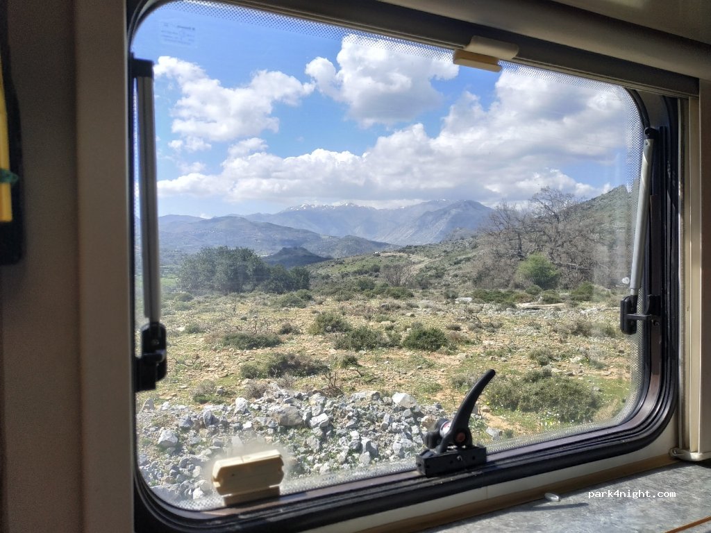(740 58) Velonado - Unnamed Road — foto