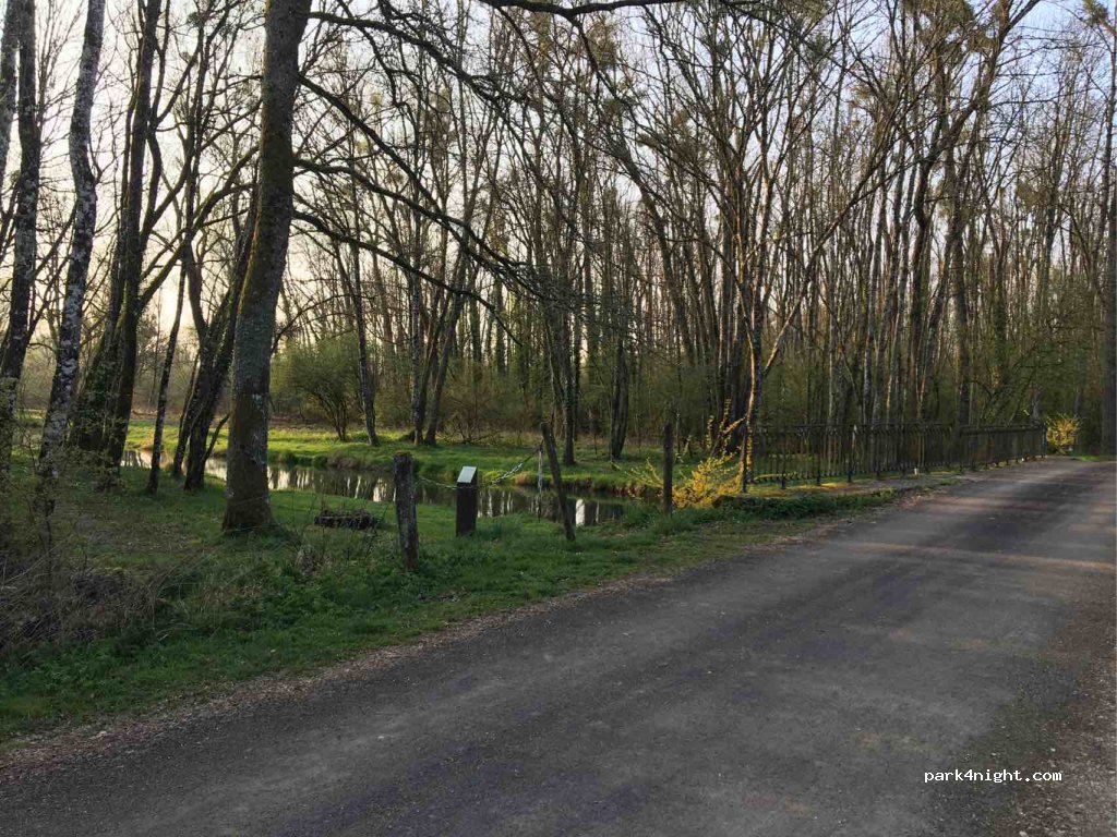 (52190) Villegusien-le-Lac - 4 Rue Grande Rue — foto 2