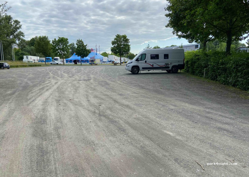 (63762) Großostheim - 9 Zur Welzbachhalle — foto 3