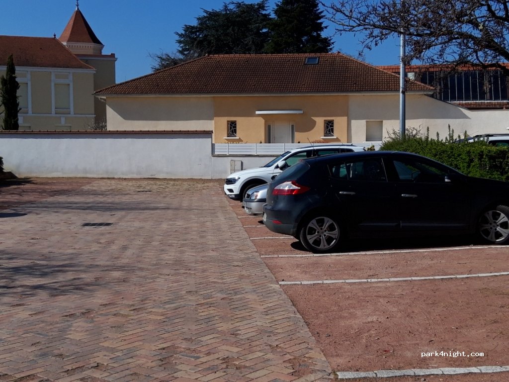 (42120) Le Coteau - 23 Avenue de la République — foto 2