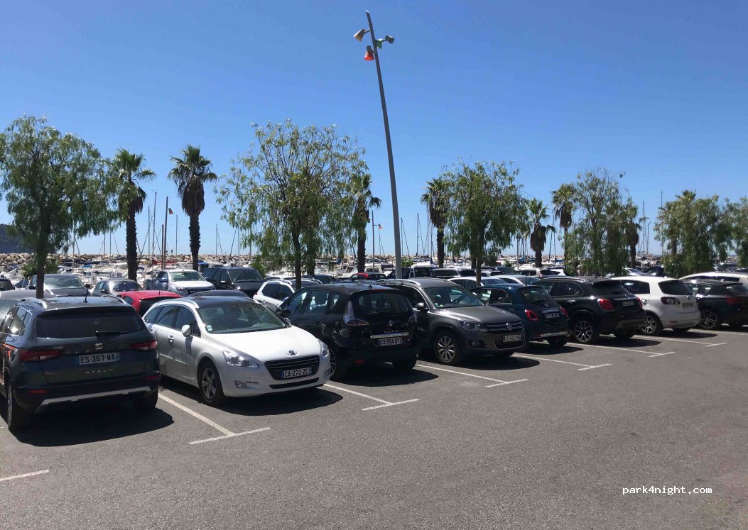 (83270) Saint-Cyr-sur-Mer - 75 D559 — foto