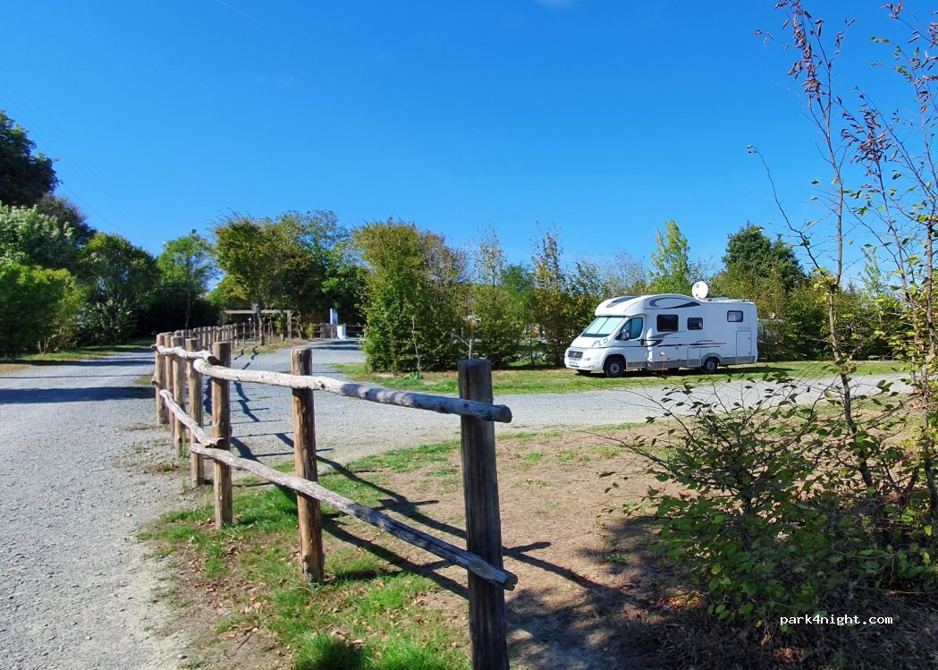 (85120) Vouvant - 20-76 Rue Château Neuf — foto 3