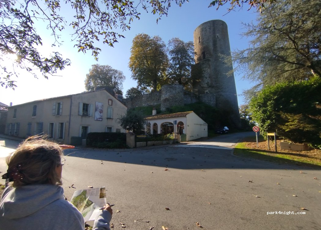 (85120) Vouvant - 20-76 Rue Château Neuf — foto 5