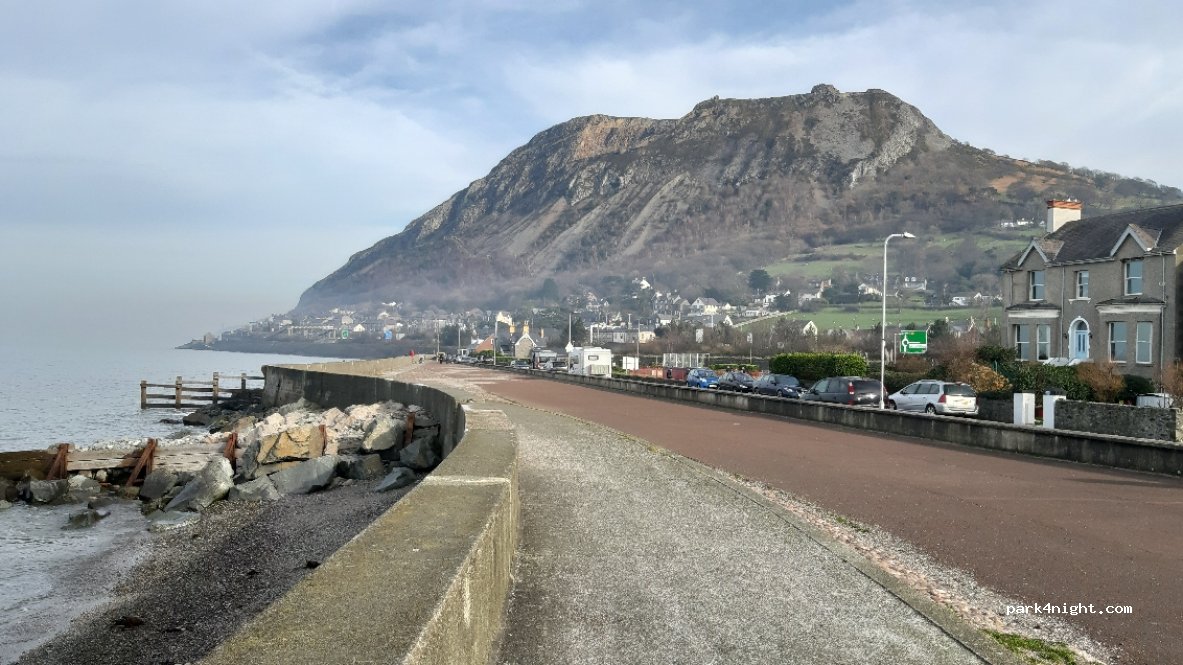 (LL33 0DA) Llanfairfechan - — foto