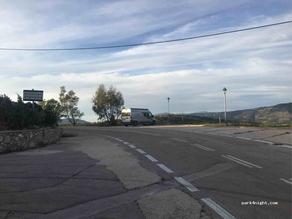 (821 00)  - Eparchiaki Odos Chiou-Elidas — foto