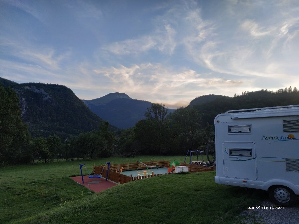 (74440) Mieussy - 1 Place de la Gare — foto