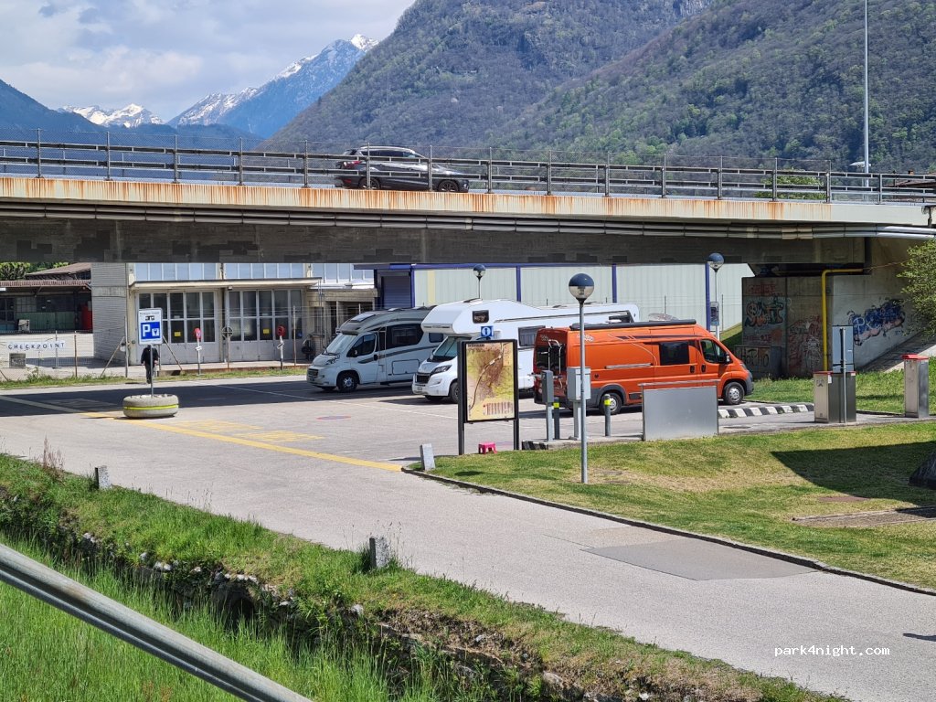 (6500) Bellinzona - Viale Guiseppe Motta — foto