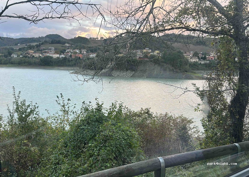 (61028) Sassocorvaro - Via Villa del Lago — foto 4