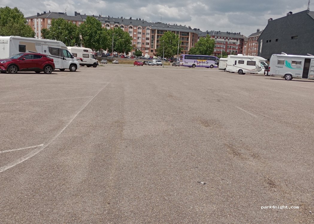 (24400) Ponferrada - 2 Calle Obispo Camilo Lorenzo — foto 2