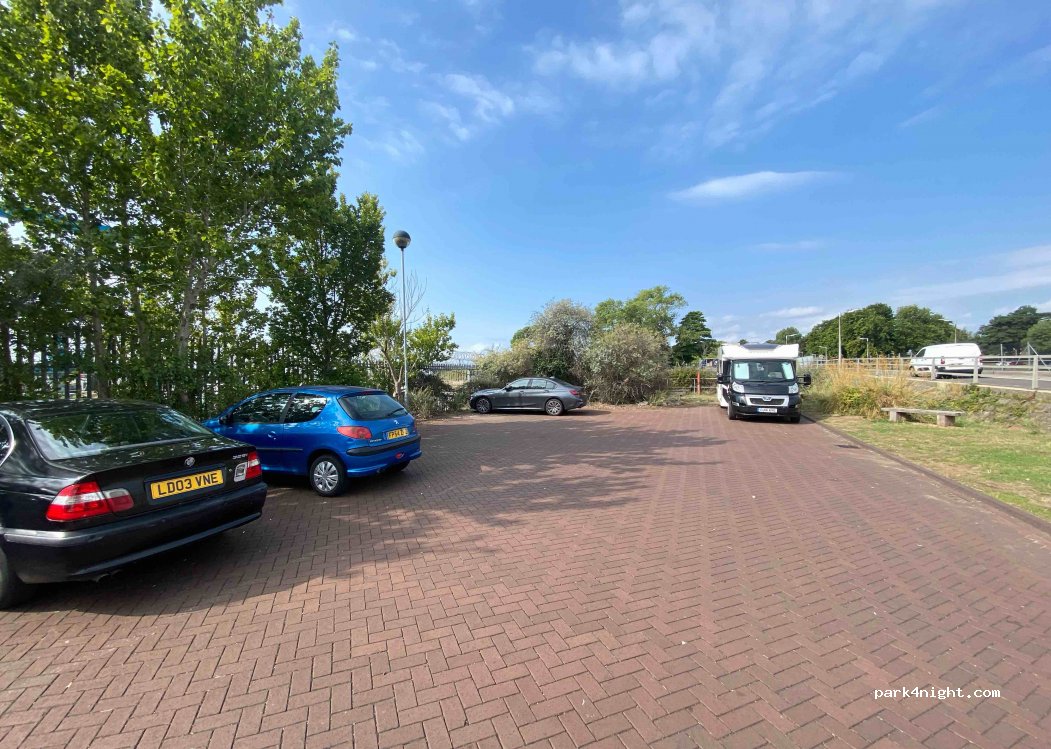 (PO2 8EW) Portsmouth - 154 Whale Island Way — foto