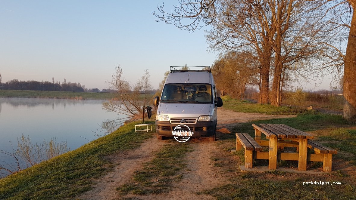 (71680) Crêches-sur-Saône - Chemin des Sablons — foto
