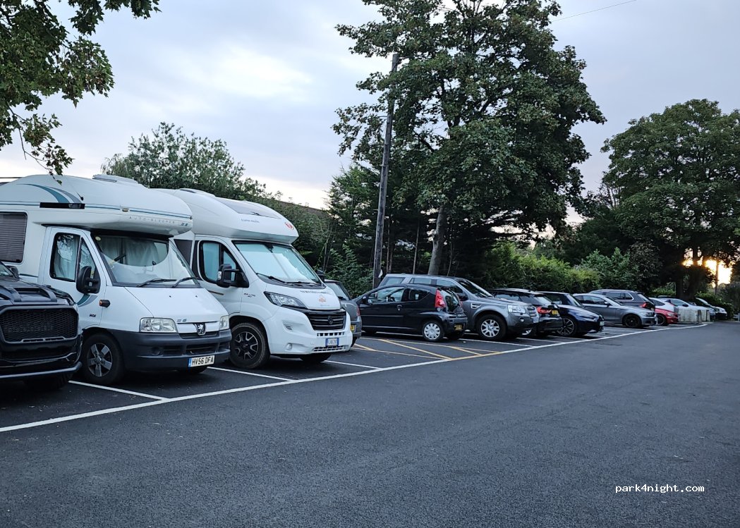(TW17 9LQ) Shepperton - Towpath — foto