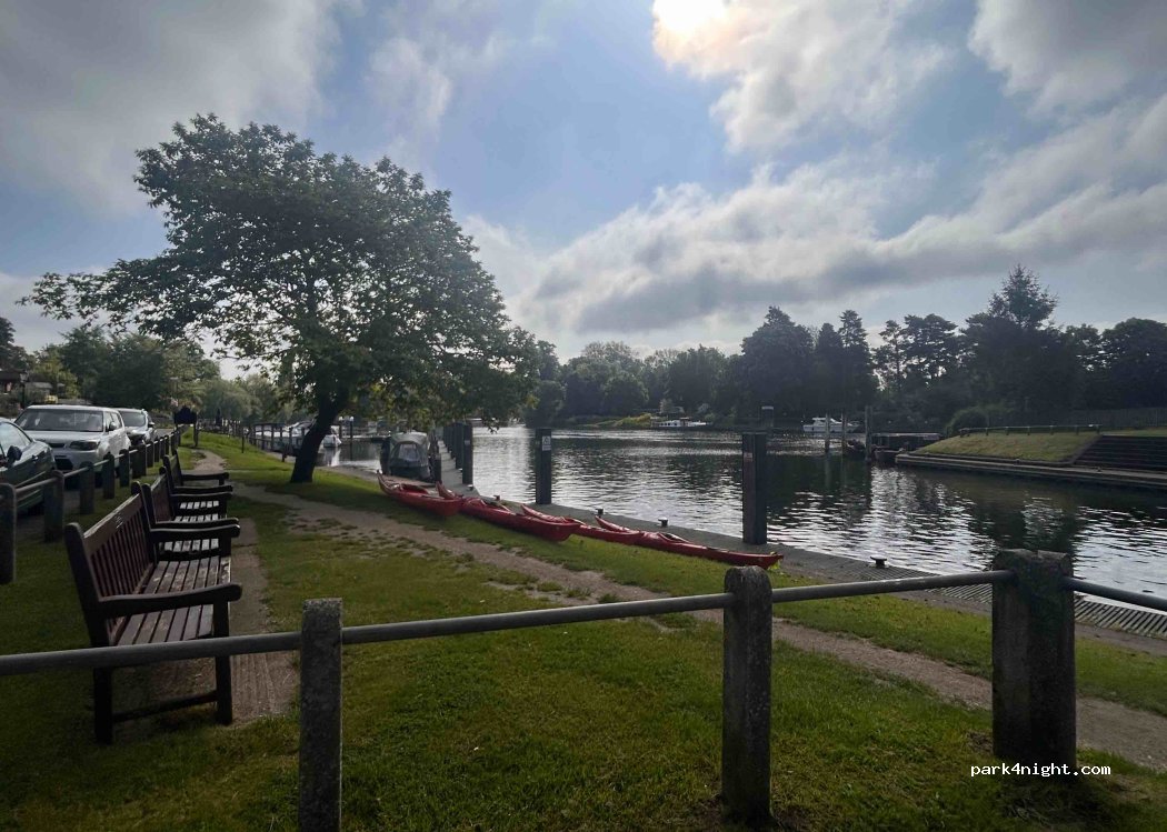 (TW17 9LQ) Shepperton - Towpath — foto 3