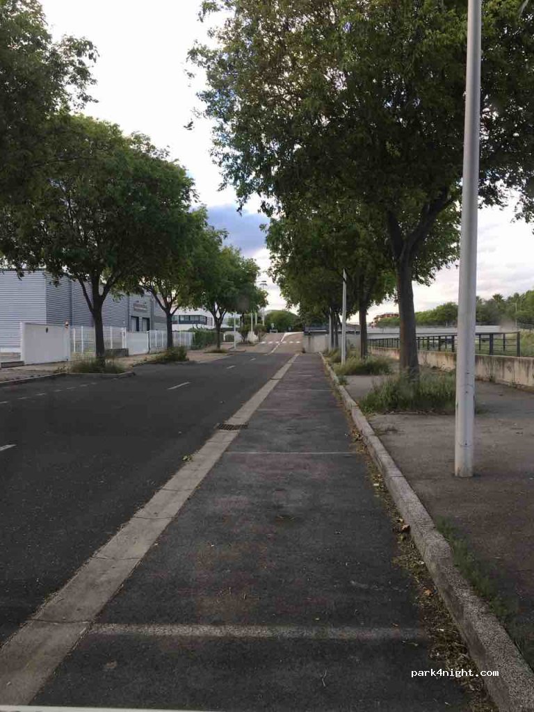 (30900) Nîmes - 650 Avenue Saint-André de Codols — foto
