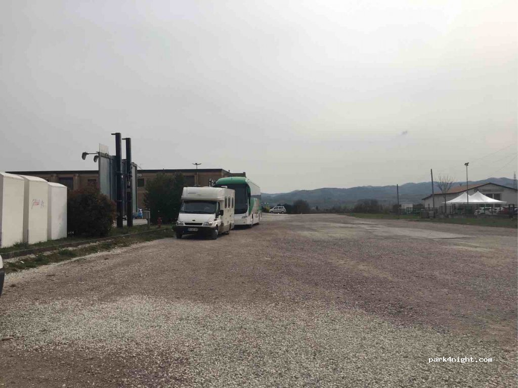 (06024) Gubbio - 8 Via Beniamino Ubaldi — foto