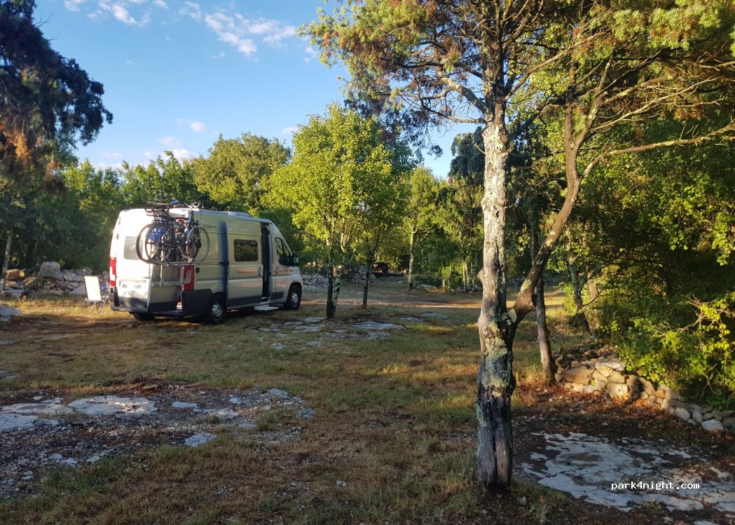 (07140) Les Vans - Chemin du Bas Gras — foto
