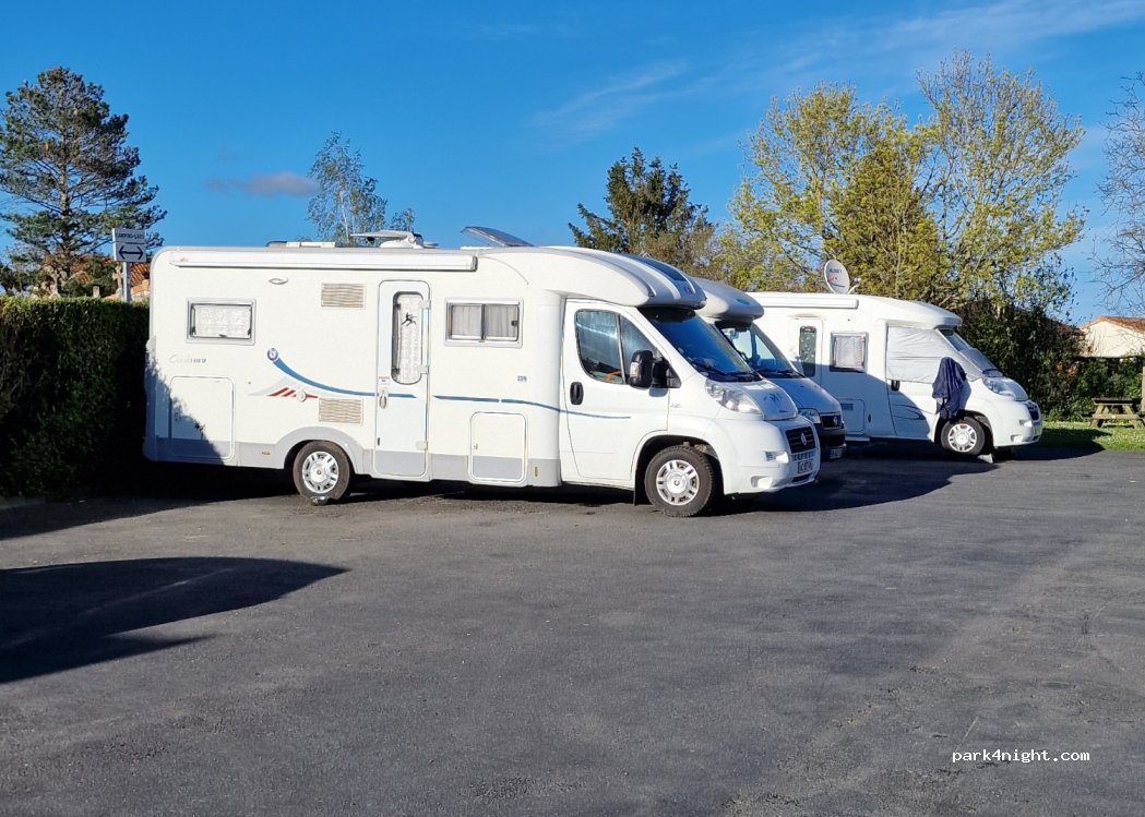 (86300) Chauvigny - 34 Rue Porte Chevreau — foto 3