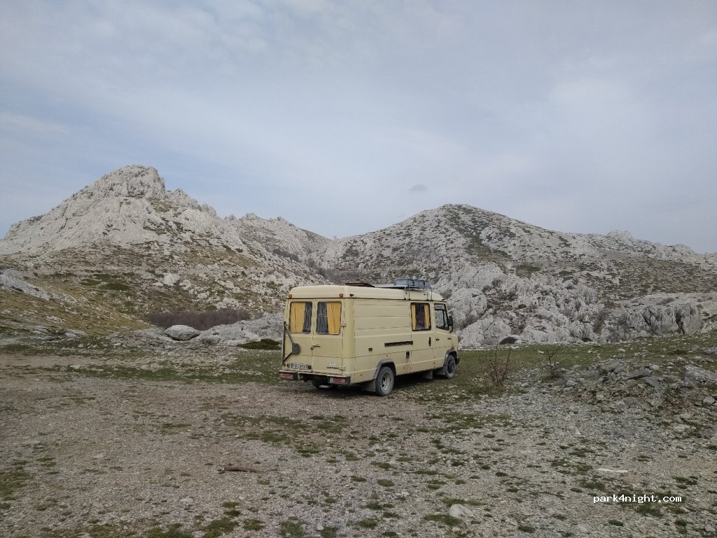 (23450) Jasenice - Unnamed Road — foto