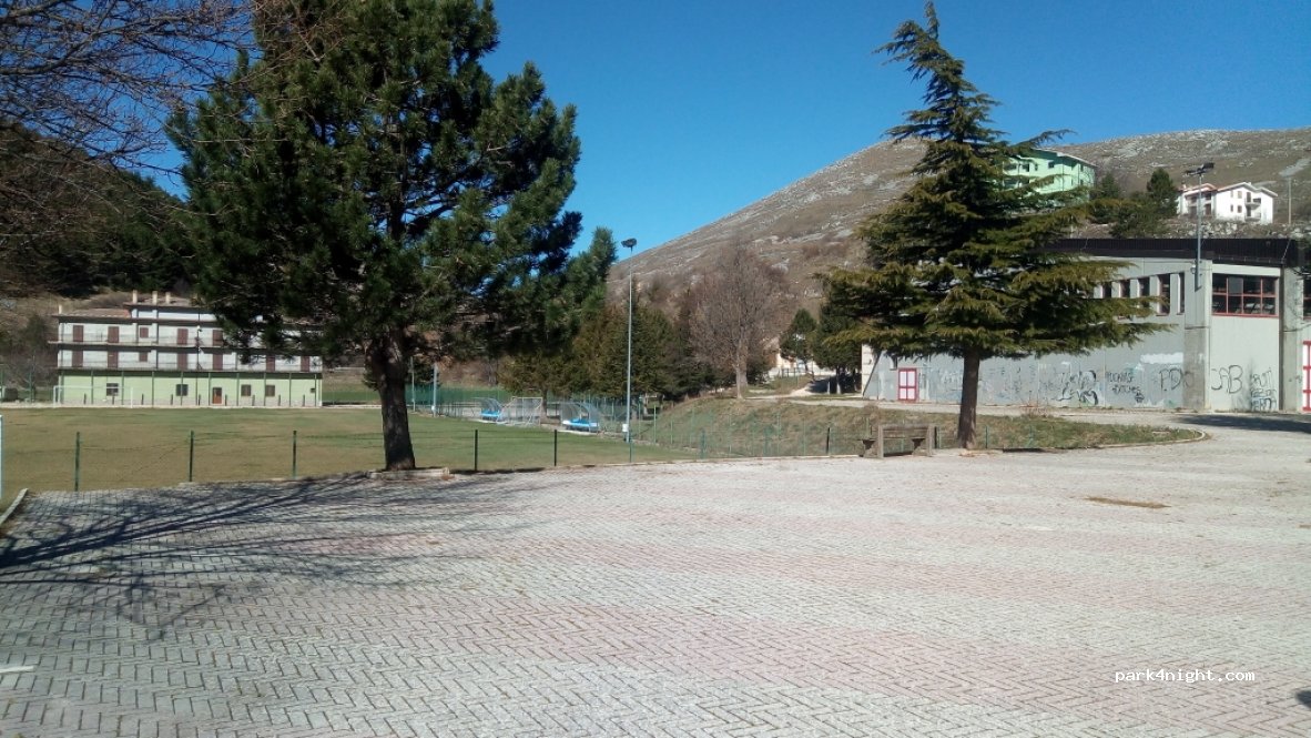(67023) Castel del Monte - 222 Rione Campo della Fiera — foto