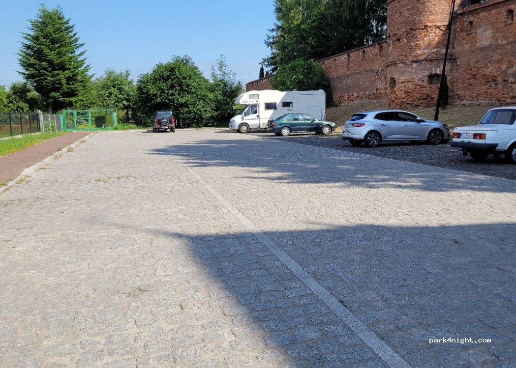(37-500) Jarosław - 26 Klasztorna — foto