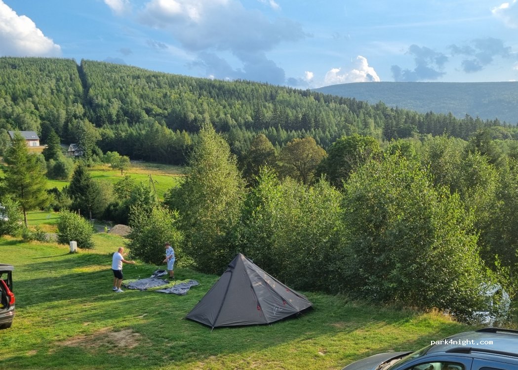 CAMPING POD OPALEŃCEM — foto 3