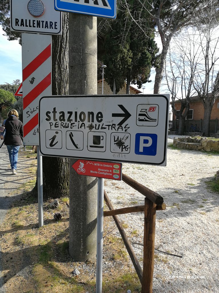 (06065) Passignano Sul Trasimeno - Via II Giugno — foto