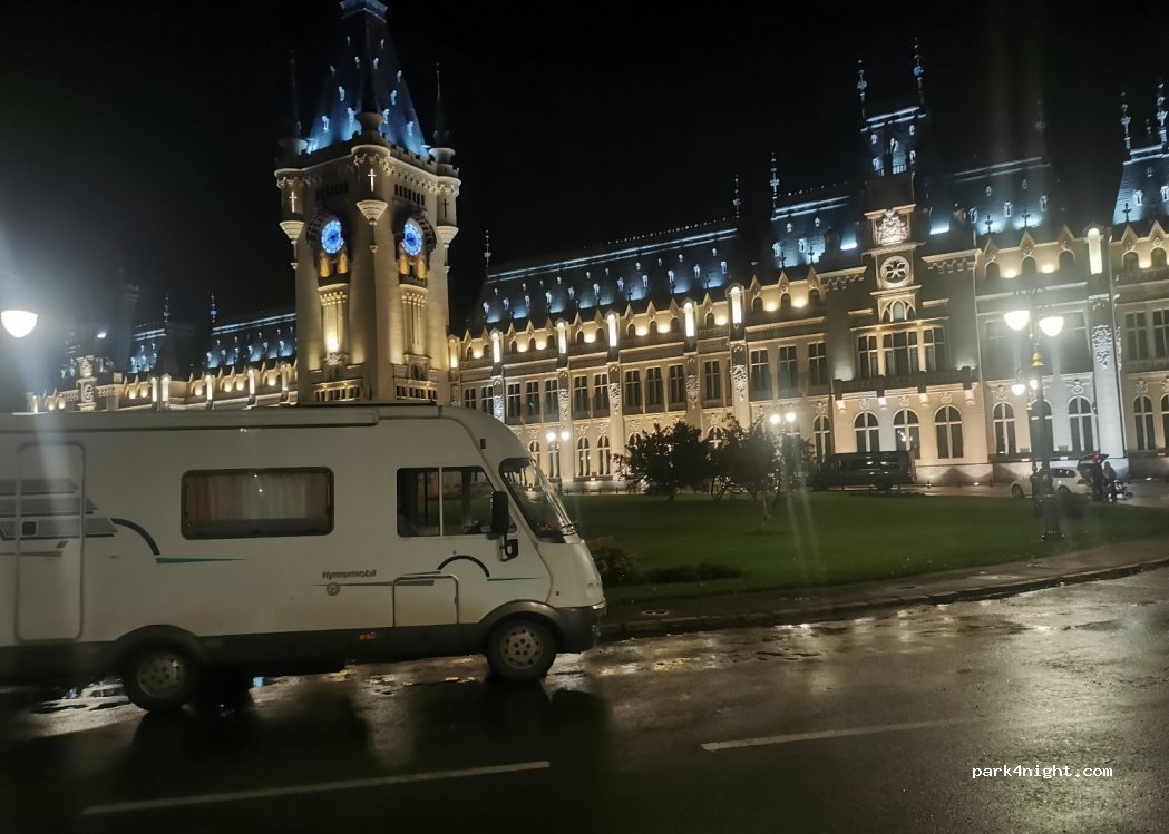 (700259) Iași - 1 Piața Palat — foto