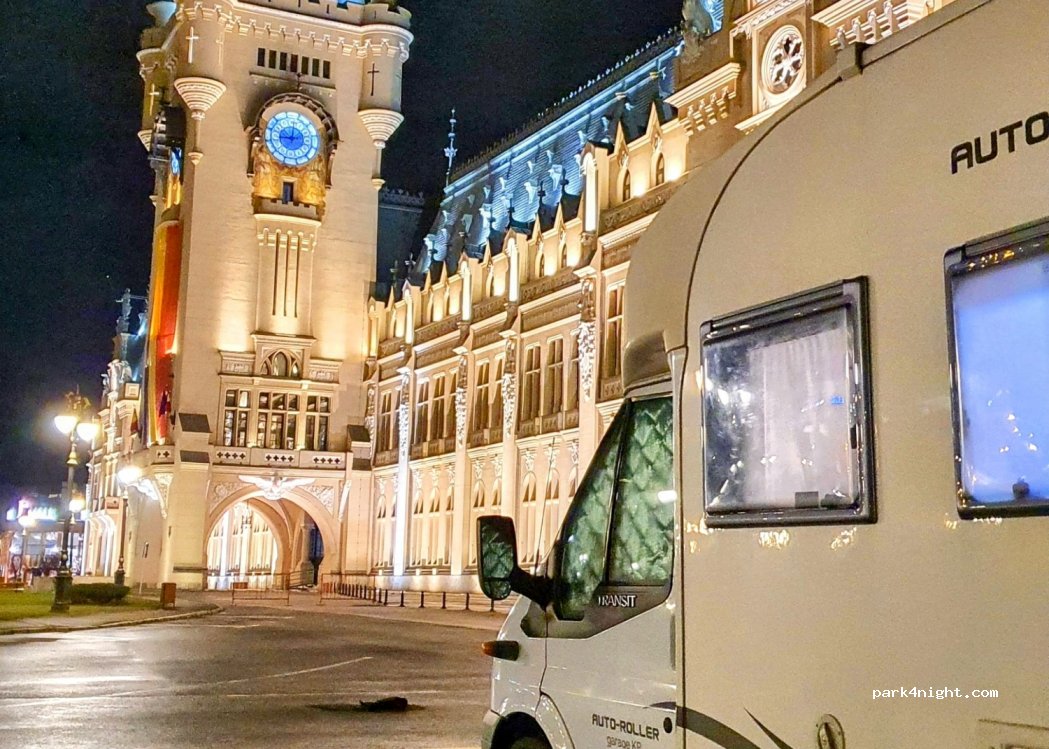 (700259) Iași - 1 Piața Palat — foto 2