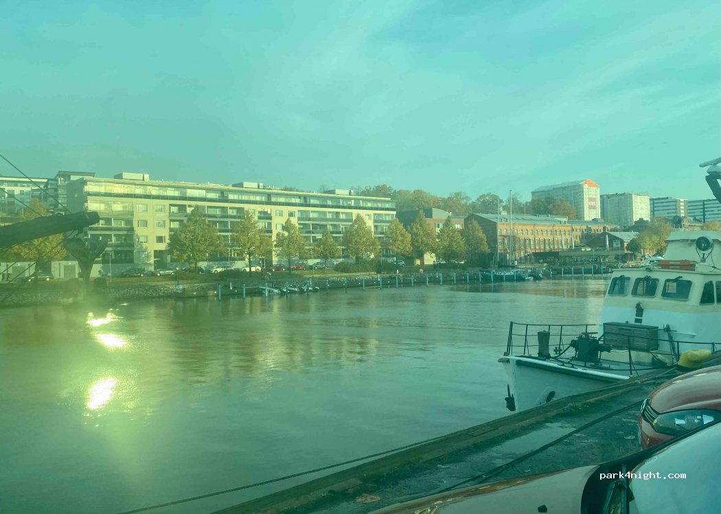 (20810) Turku - 70 Itäinen Rantakatu — foto