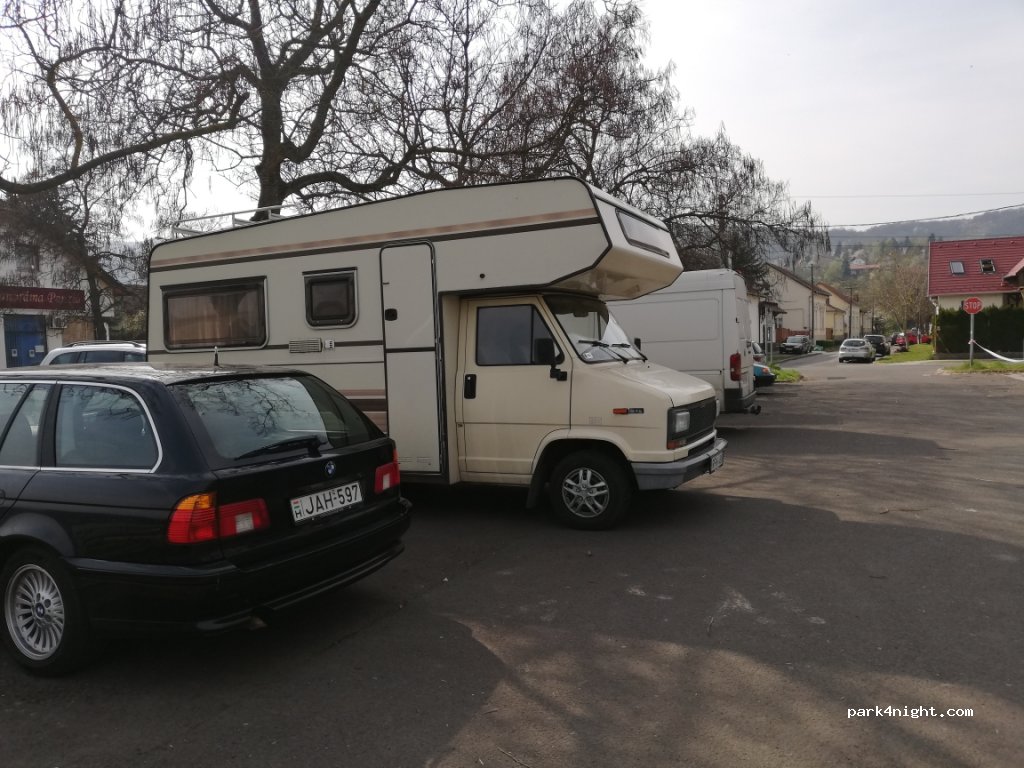 (2626) Nagymaros - 57 Váci út — foto 3