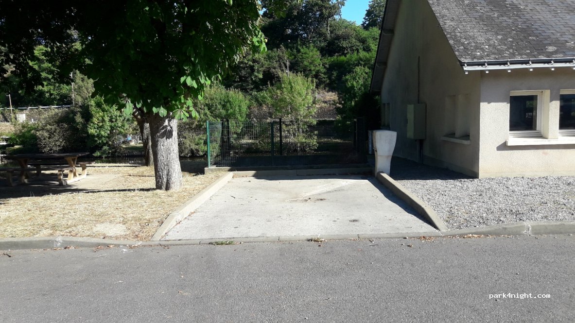 (49500) Segré - 1 Rue du Port — foto