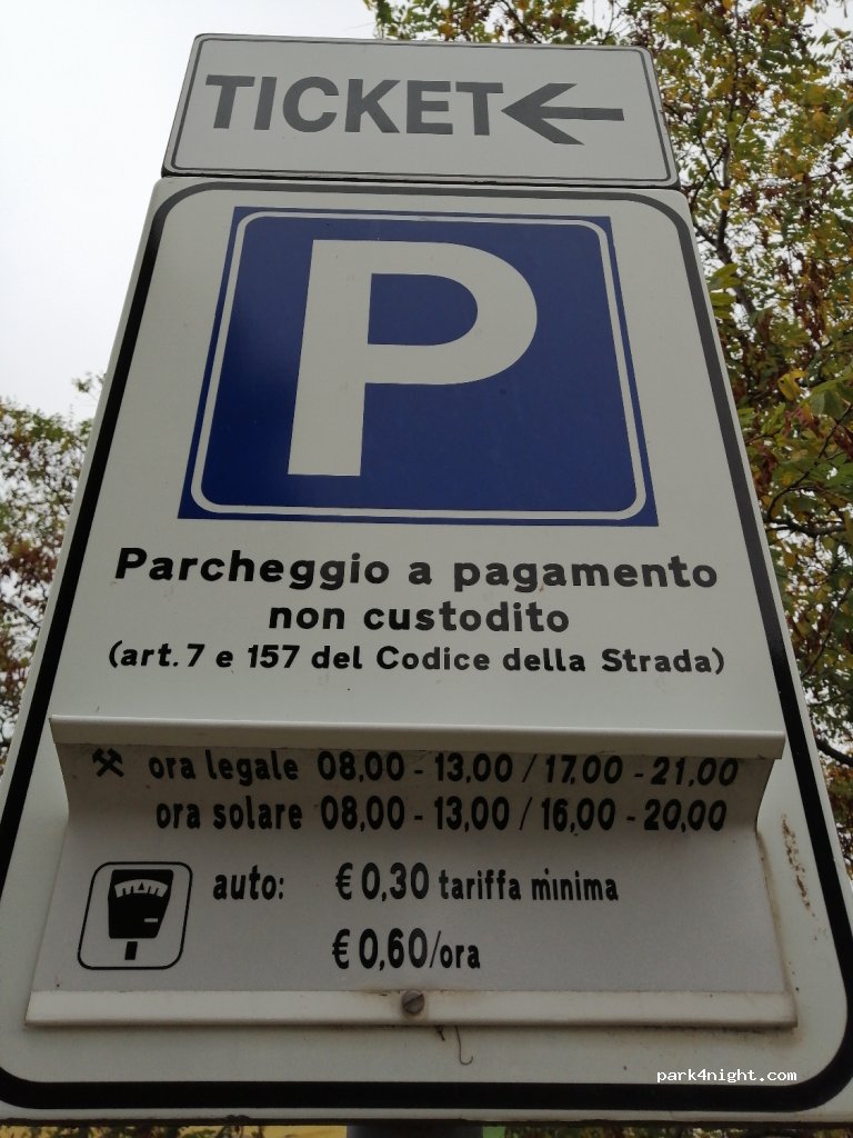 (85025) Melfi - Parcheggio del tribunale — foto 3