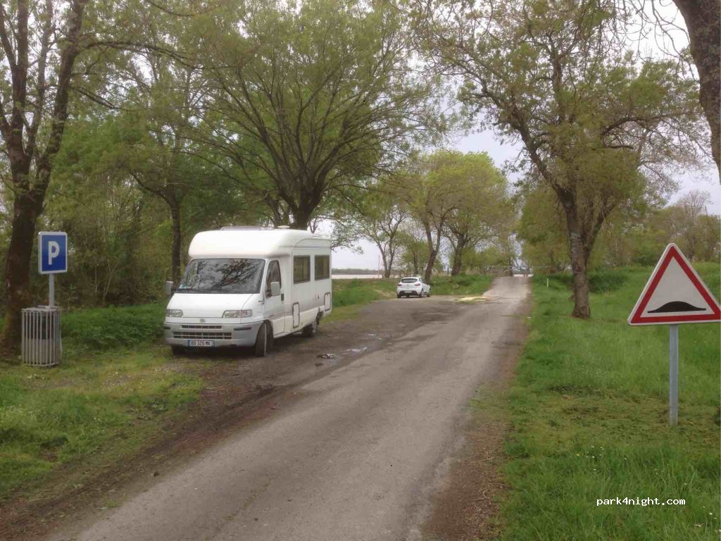 (33390) Saint-Gènes-de-Blaye - Unnamed Road — foto