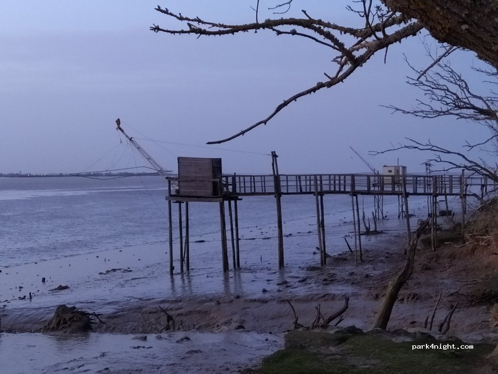 (33390) Saint-Gènes-de-Blaye - Unnamed Road — foto 3