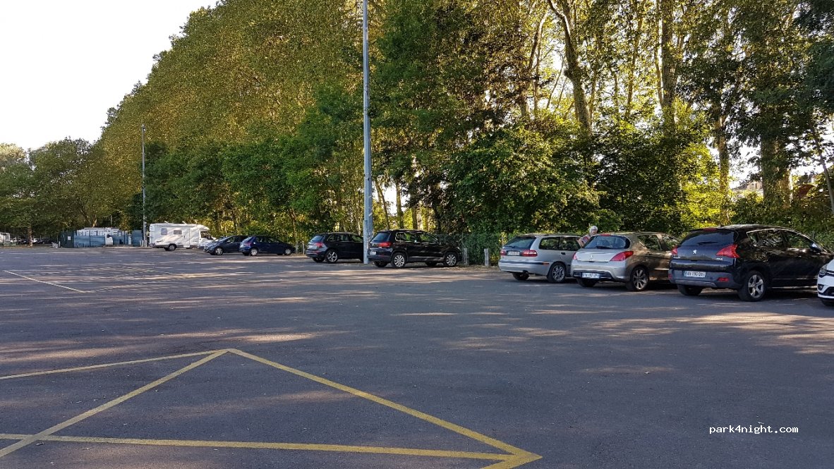 (18000) Bourges - 4 Rue Charles Cochet — foto