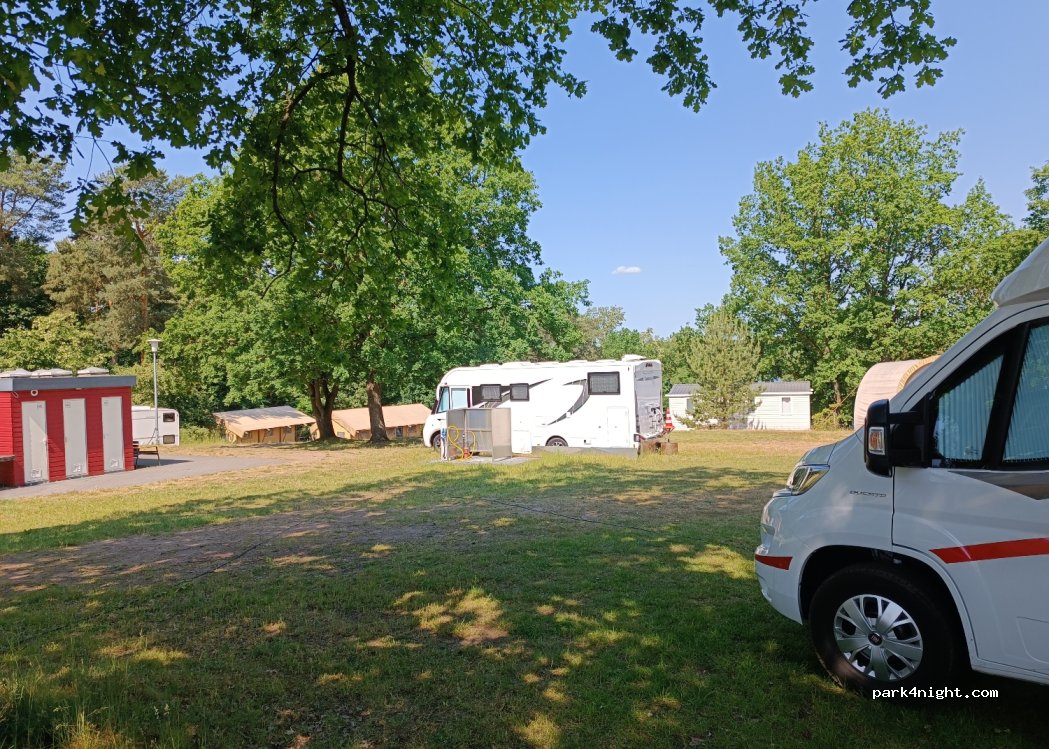 Campingplatz D100 Steinablage — foto 2
