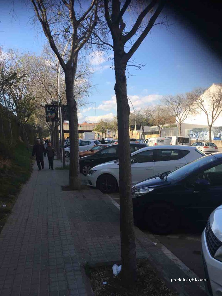 (08030) Barcelona - 149 Passeig de Torras i Bages — foto 2