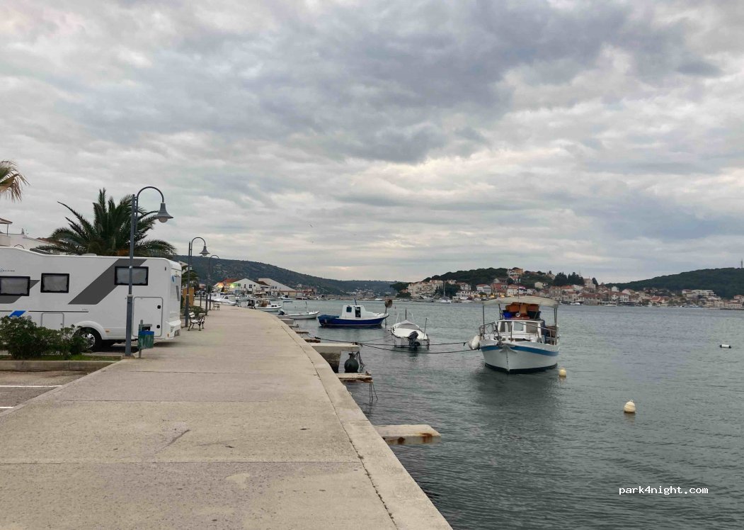 (22203) Rogoznica - 40 Miline ulica — foto 3