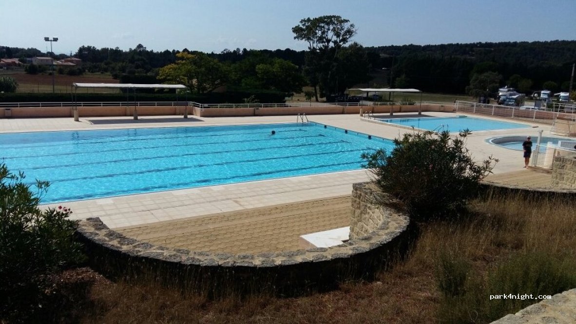 CAMPING MUNICIPAL LA PINEDE — foto